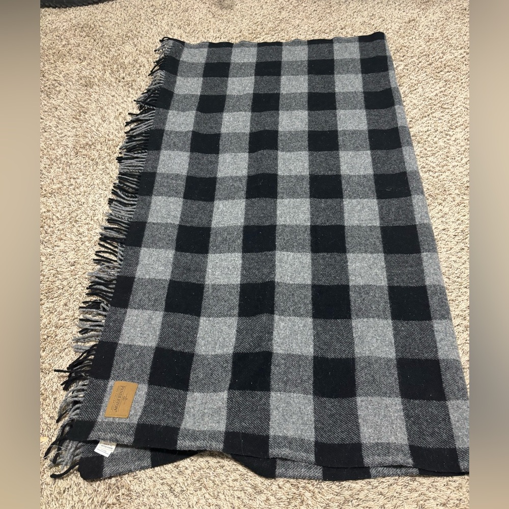 Pendleton Plaid Throw Blanket with Leather Carrier